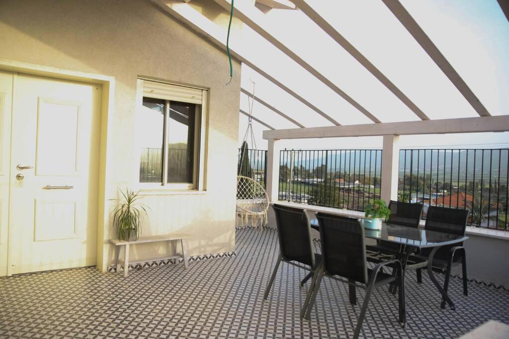 בגג העמק On The Roof Of The Valley HaZor'im Bagian luar foto