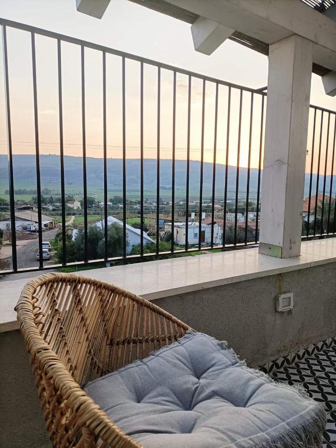 בגג העמק On The Roof Of The Valley HaZor'im Bagian luar foto